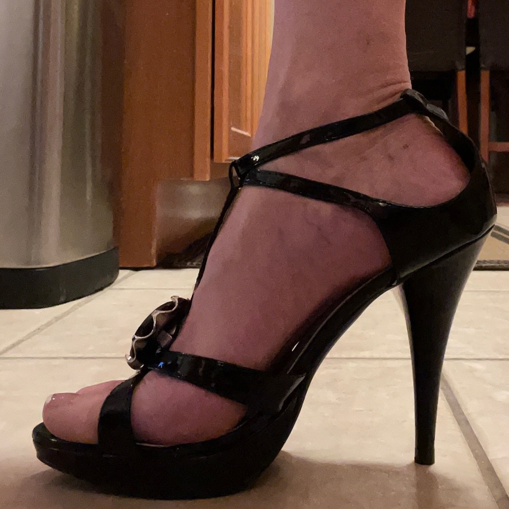 NWOT Charlotte Russe Dress Heels - Picture 4 of 15